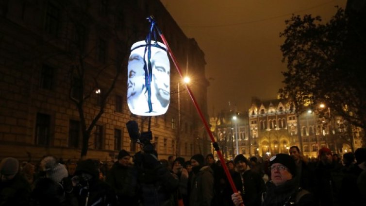 Опозицията обещава на Орбан година на съпротивата