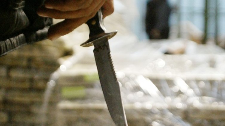 Секс маниак вади нож на жена в Пазарджик 