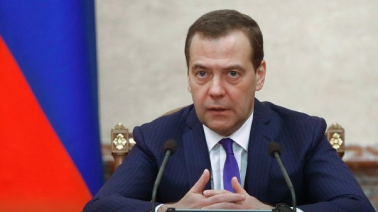 След новогодишния махмурлук: Ще помолят Медведев да напусне