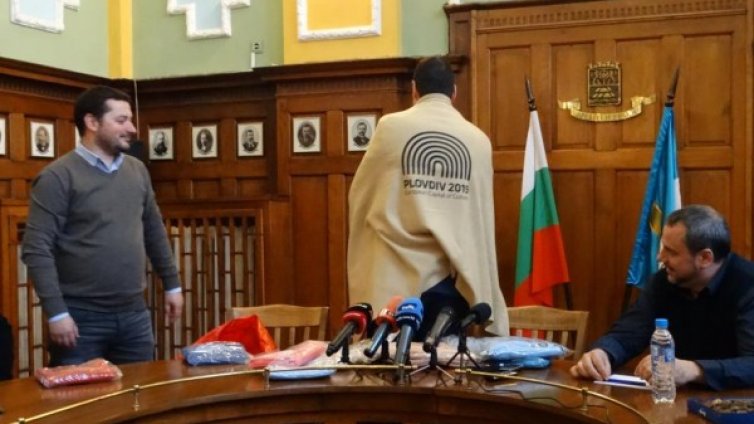 Над 30 000 гости чака Пловдив, дрес кодът &ndash; одеяло и шал!?
