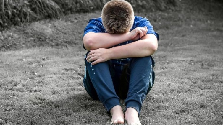 Психично болно момче... отритнато дори от гледачите си. Защо?