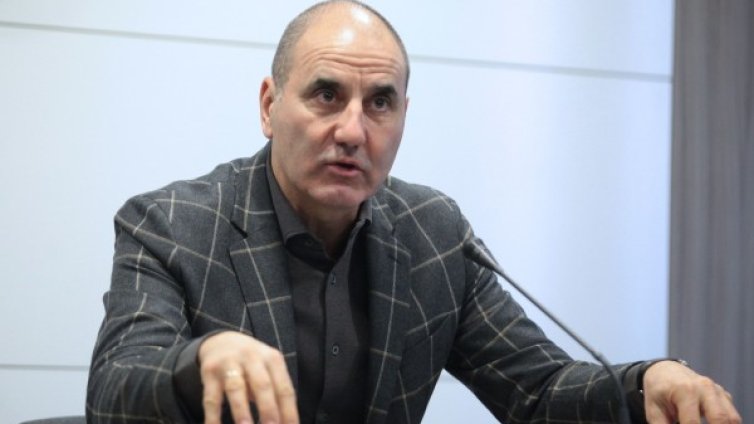 Цветанов обвини президента и Нинова в неадекватнoст