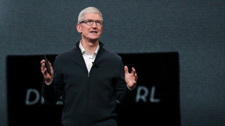 Шефът на Apple се облажи за Коледа – $12 млн.