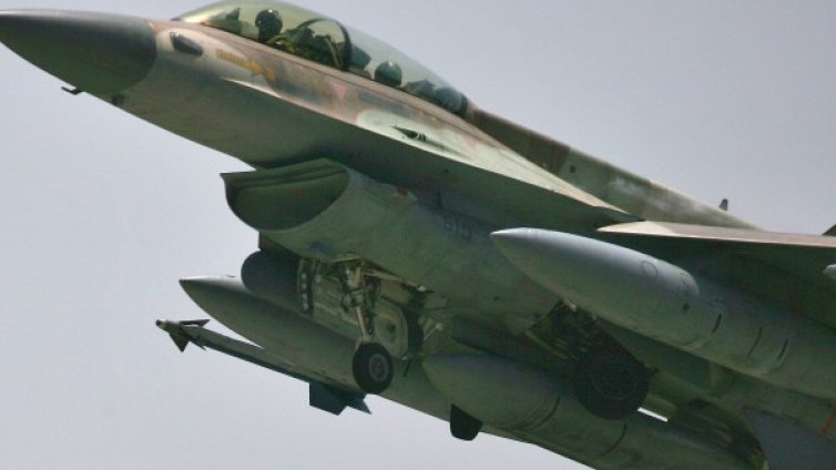 US съветник в туит към Борисов: F-16 &ndash; чудесна сделка за България!