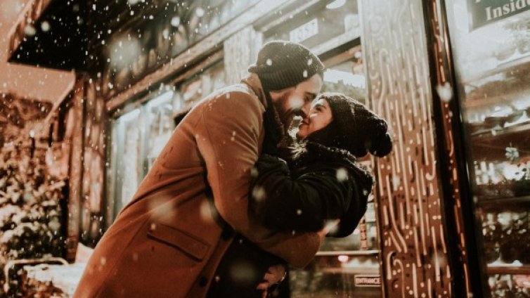 Зодии и любов &ndash; безупречна съвместимост! Кои си пасват най-много?