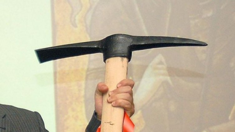 Арестуваха трима за незаконен добив на въглища