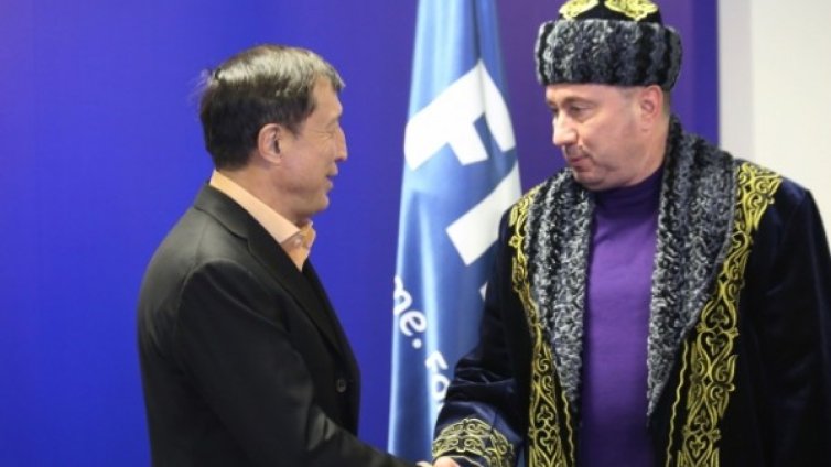 Официално: Казахстан и Мъри Стоилов се разделиха