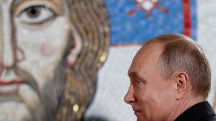 Разбожествяват Путин – рейтингът му продължава да пада