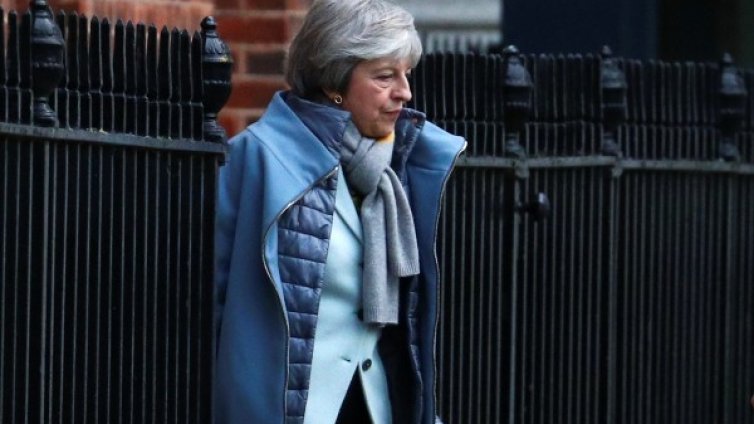 "Brexit с отворена граница" е фантазия &ndash; Мей продължава да я преследва