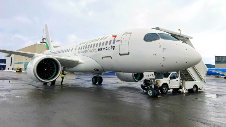 Пристигна шестият нов самолет Airbus A220-100 на &bdquo;България Еър&ldquo;