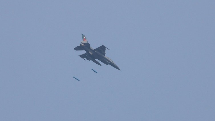 САЩ възобновяват поръчките за F-16 след 22 години: Може ли F-16G да замени съкращенията на F-35?