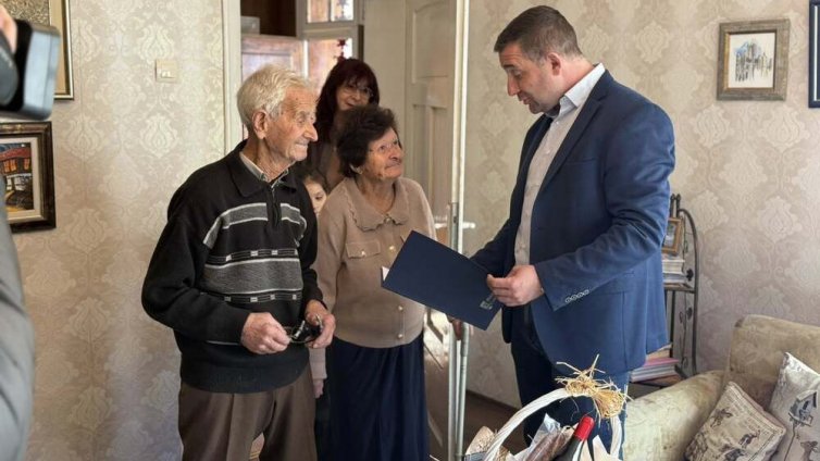 Рекордьори: Петър и Йорданка със 73 години брачен живот