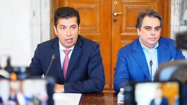 Асен Василев за Борисов: Този човек напълно е загубил разсъдъка си