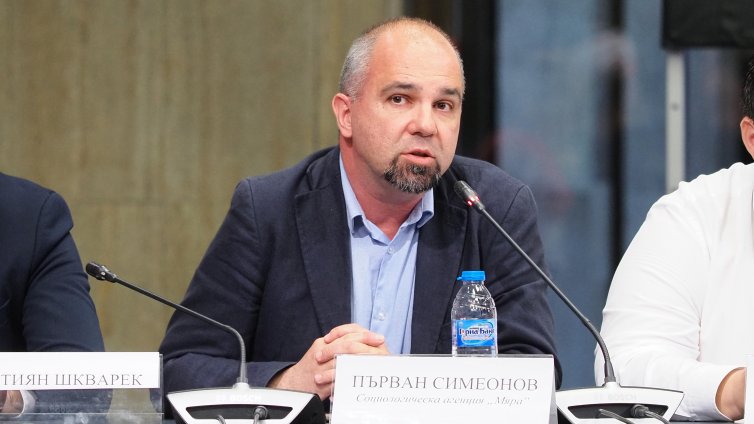 Първан Симеонов: Предсрочен вот ще даде струя за партия на Радев