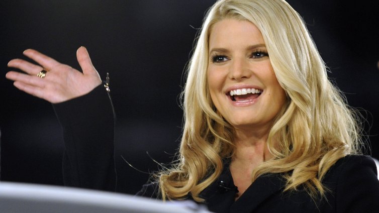 Бившият на Джесика Симпсън флиртувал с други жени в бар