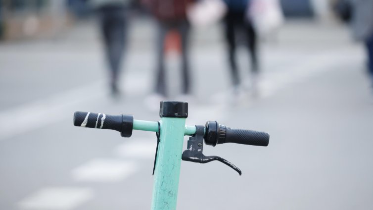 13-годишно дете е в тежко състояние след инцидент с е-тротинетка 