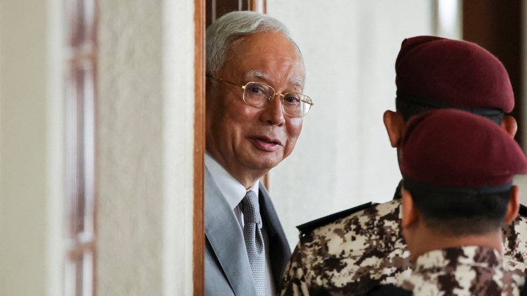 Екс премиер на Малайзия Наджиб Разак е виновен за злоупотреба с власт