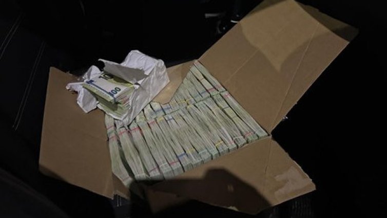 ГДБОП откри над 1 милион фалшиви евробанкноти около хипермаркети в София