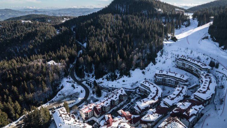 Снежната покривка в Пампорово достигна 10 см