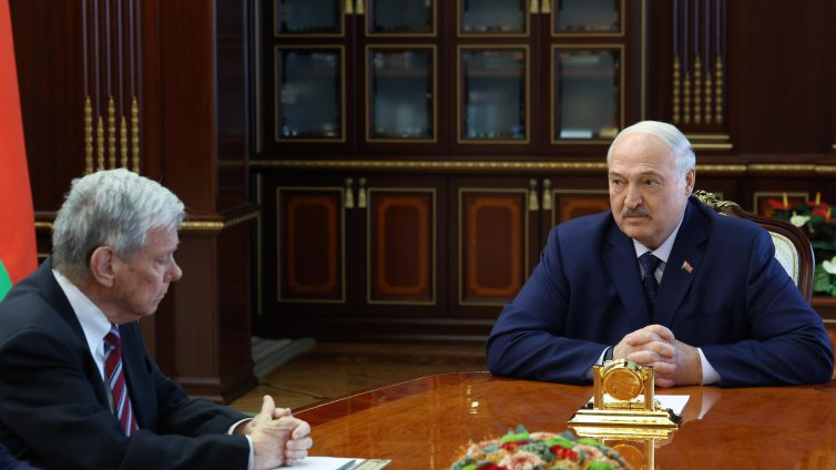 Приятелството на Тръмп с Лукашенко може да проправи път за сделка с Путин