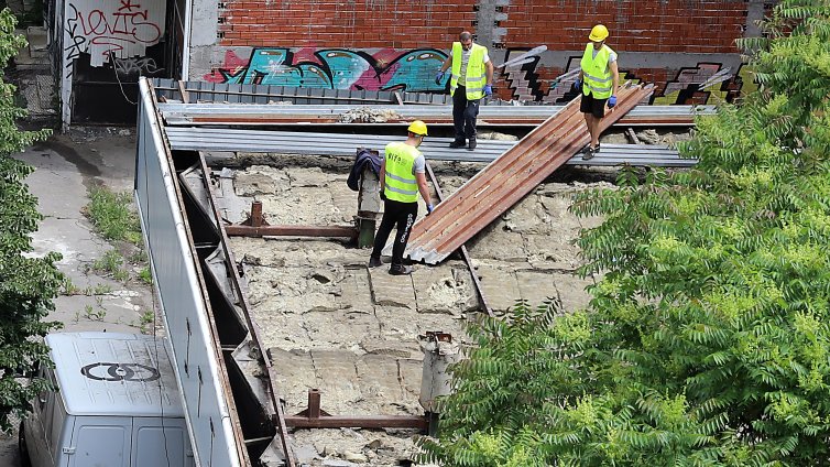 Прокуратурата е осъдена да плати 62 000 евро на майка за рухналата сграда на "Алабин&ldquo;