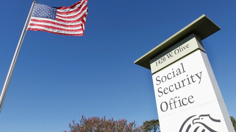 Как Тръмп се бори с мигрантите? Записват хиляди живи като мъртви