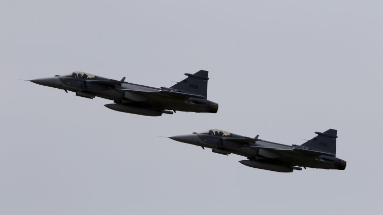 Украйна се приближи много повече до построяването на изтребители Gripen 