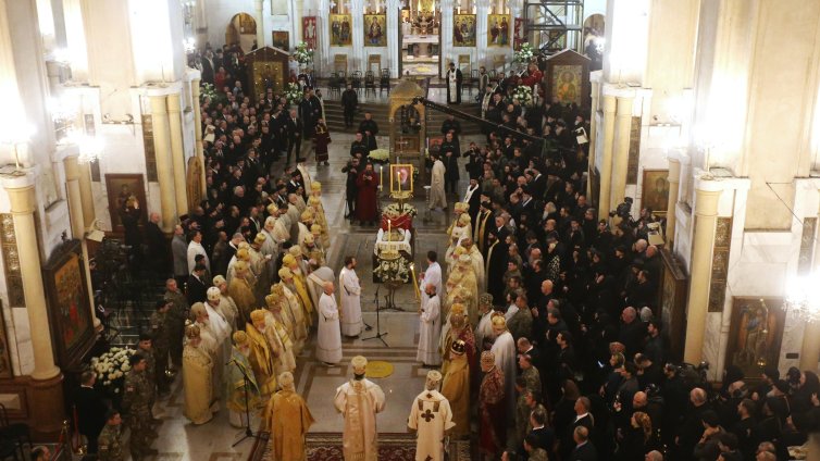 Духовният свят се сбогува с патриарх Илия II СНИМКИ