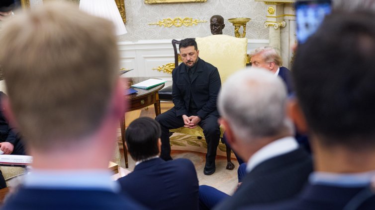 Зеленски си отмъсти за казуса с костюма: Аз се променям, а вие не ВИДЕО