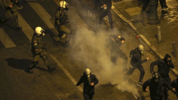 Хиляди на протест в Гърция заради Преспанското споразумение