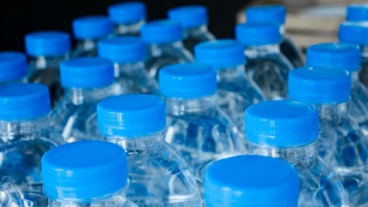 Helpbook сигнал: Рекет за вода по време на концерт в "Универсиада"