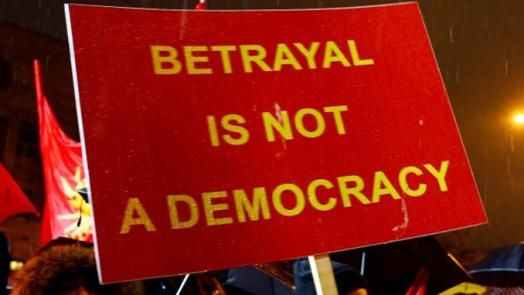 Македонци? Българите им взеха историята, гърците името, албанците езика...