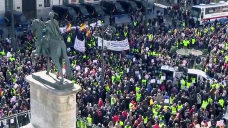 Испански пенсионери на протест, искат по-високи пенсии