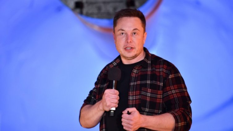 Щедрият Мъск подарява патентите на Tesla, за да спаси света
