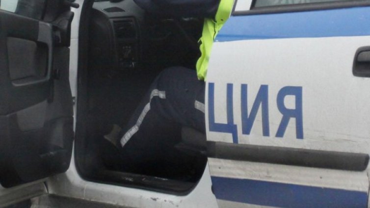 На улицата: Роми биха и обраха дядо в Казанлък