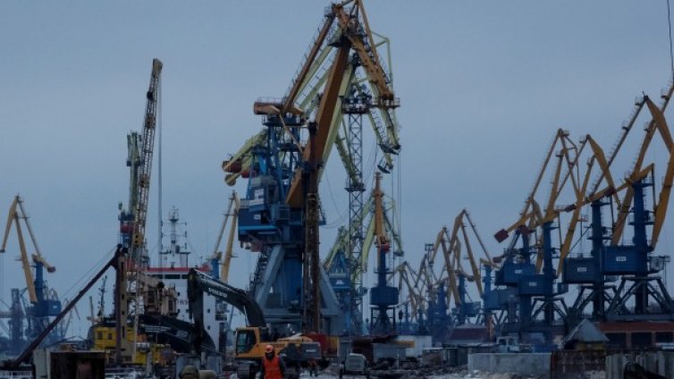 Пияна украинка "литна" от петия етаж, доказва се пред мъжа си