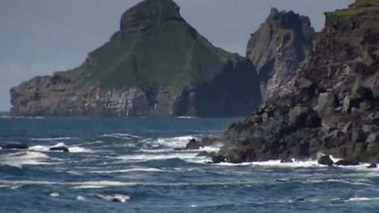 Контрасти в климата: Сняг на Пампорово, плажуващи по морето