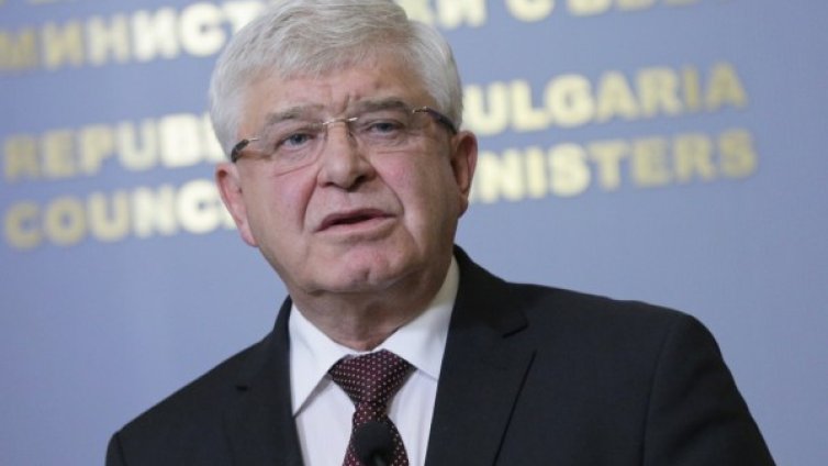 Ананиев уверява: Няма да има затворена аптека