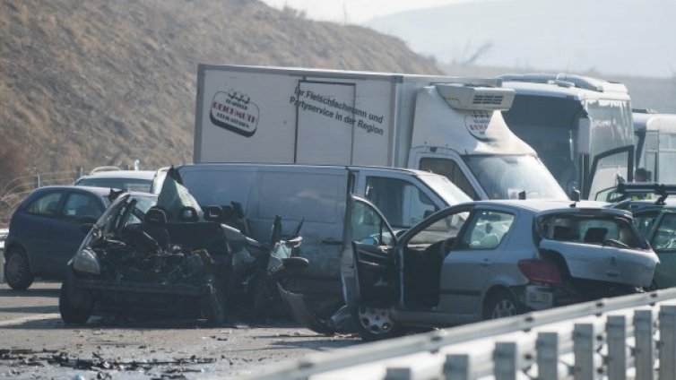 Шестима от ранените на магистрала "Струма" остават в болницата 