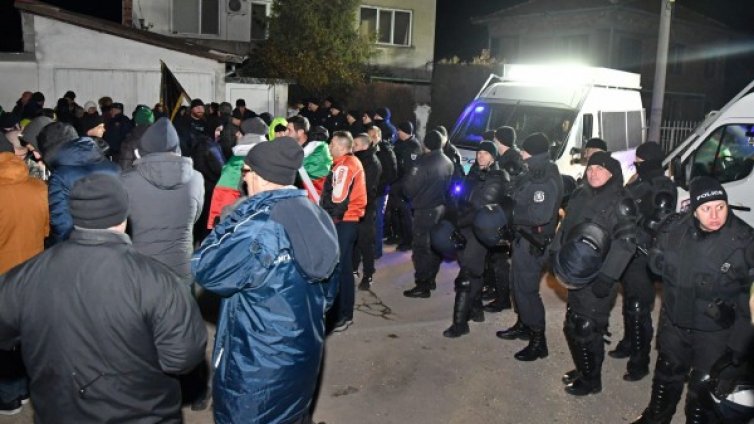 След преговори: Ромите си тръгнаха от Войводиново