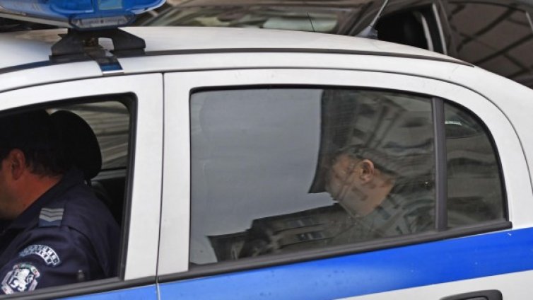 Пловдивчанин изготвял фалшиви документи за бежанци