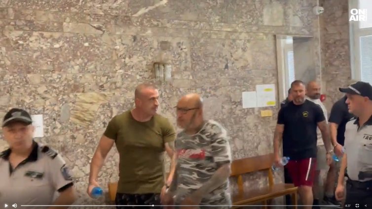 Великотърновският съд остави под домашен арест петима от "Hells angels"