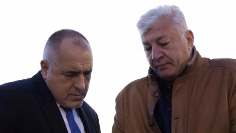 Изтеглиха цистерните от дерайлиралата композиция