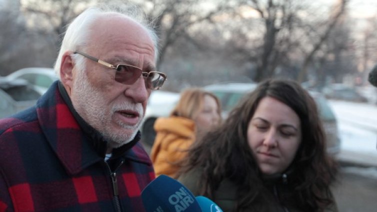 Маскиран мъж опитал да влезе в дома на Емилиян Гебрев