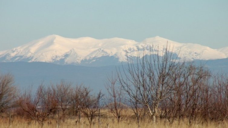 Времето в неделя: Валежите спират, студът &ndash; остава