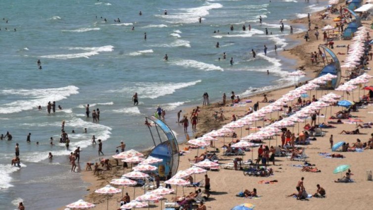 Слънчака губи славата на алкохолна дестинация, става семеен курорт!