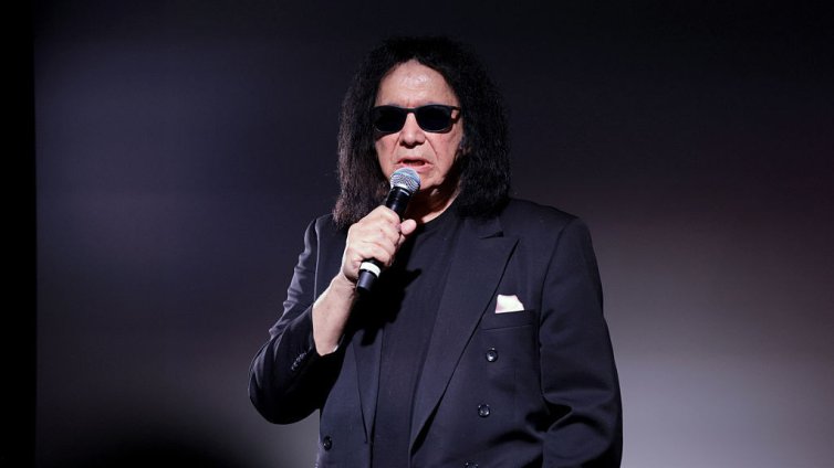 Джийн Симънс от KISS е претърпял катастрофа