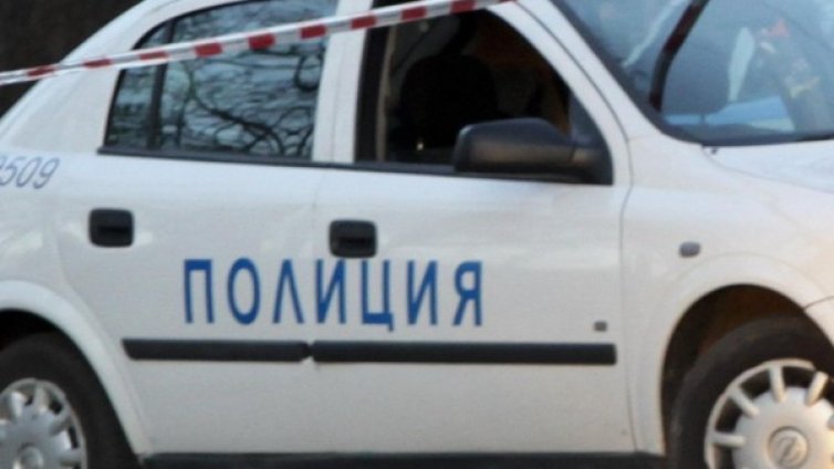 Млада водачка блъсна две момичета на зебра 