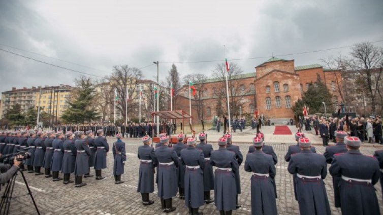 Издигнаха националното знаме в София по случай Трети март