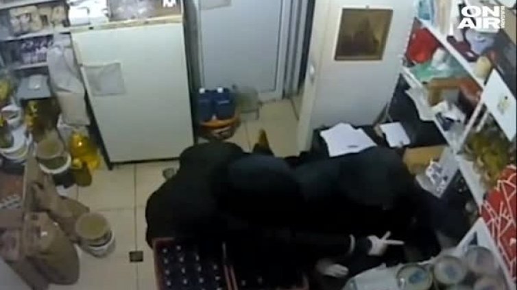 Маскирани тийнейджъри обраха ресторант във Велинград